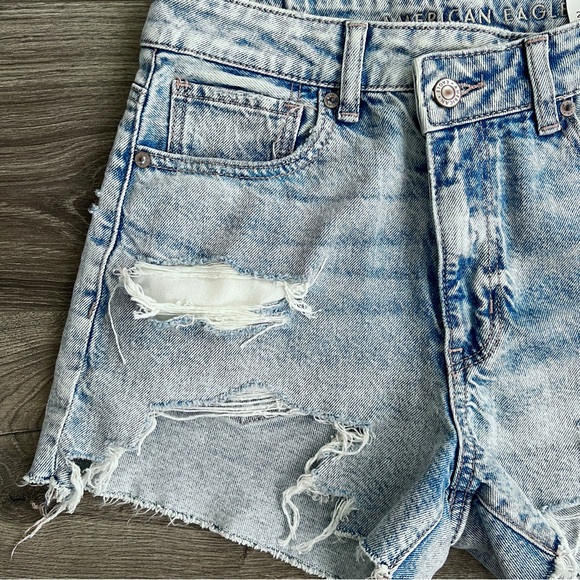 AMERICAN EAGLE Mom Shorts Size 2 Strigid Light Blue Distressed Festival 90s NWT - Picture 4 of 9